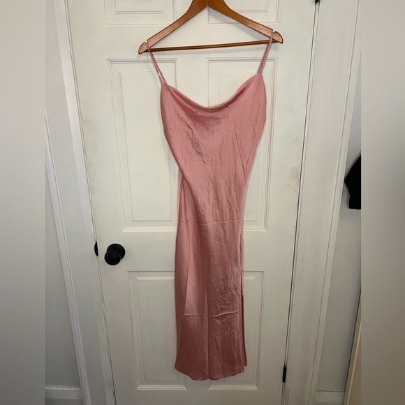 Pink satin looking dress - Picture 1 of 10